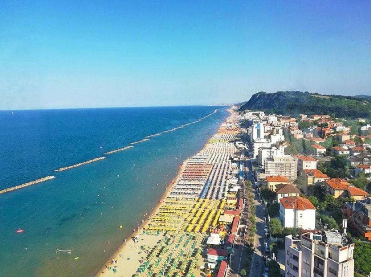 Casa Lazzarini Luxury Apartment Pesaro Buitenkant foto