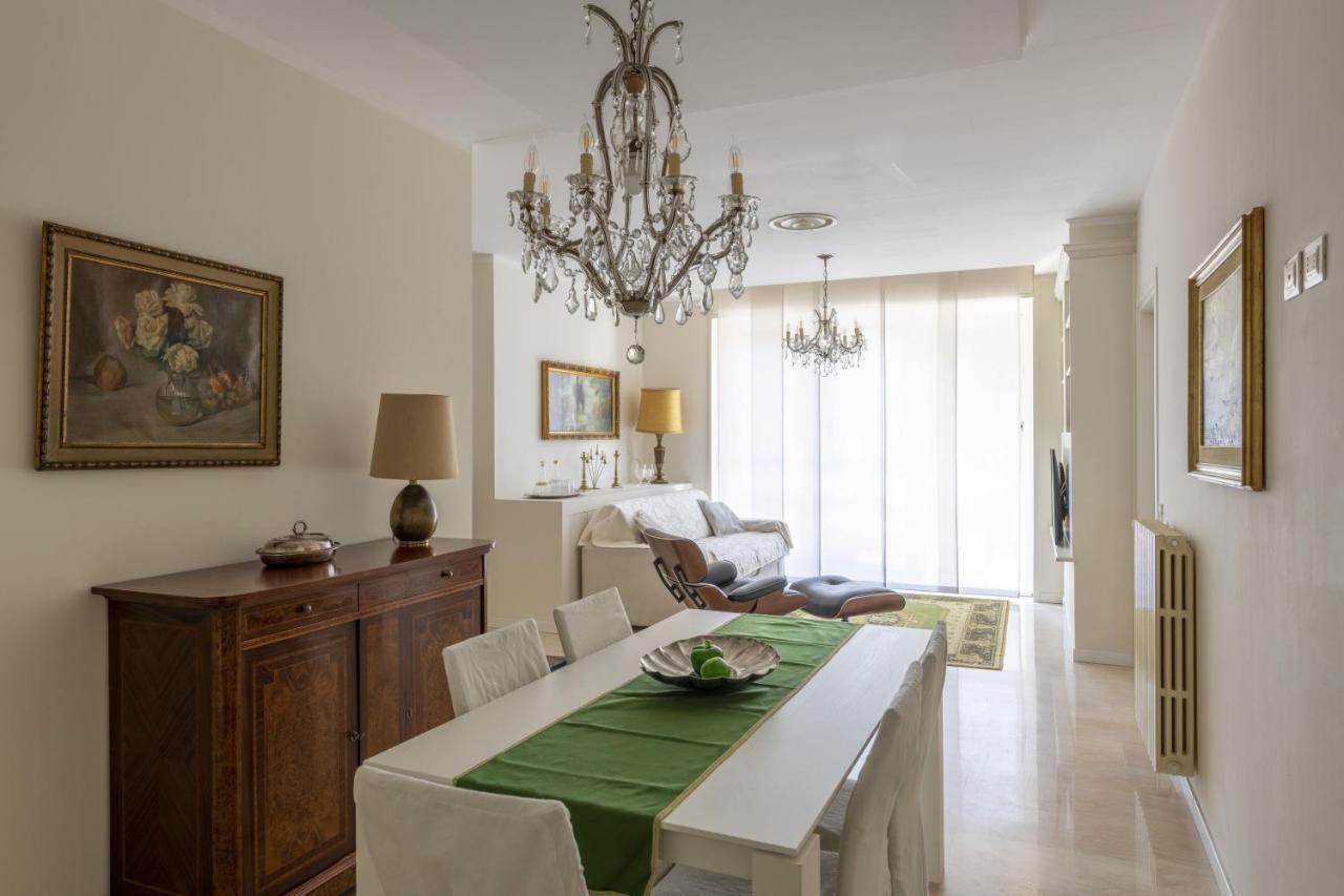 Casa Lazzarini Luxury Apartment Pesaro Buitenkant foto